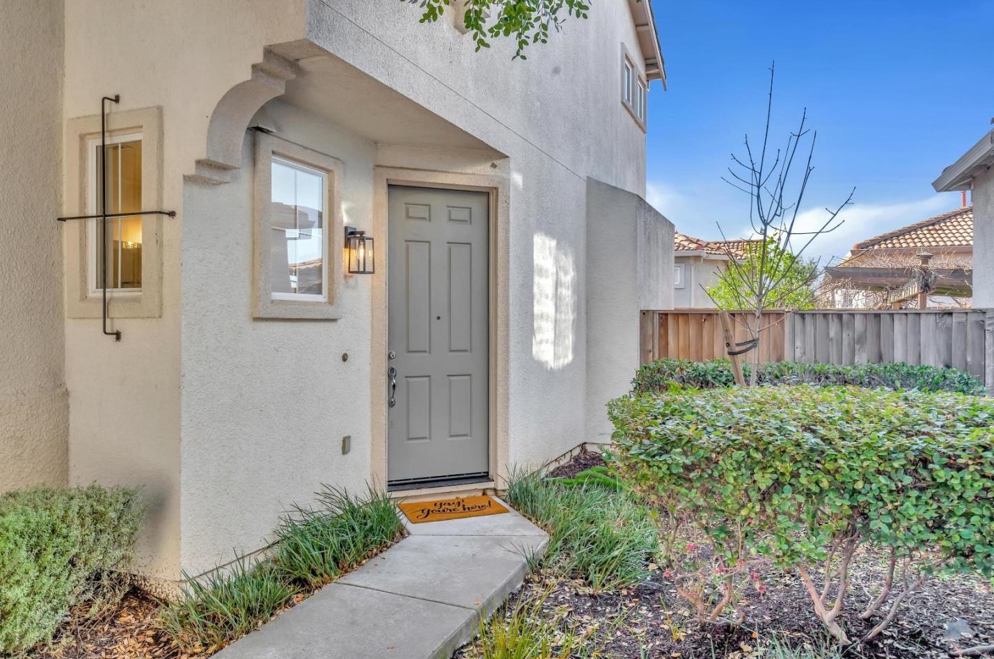 1063 Inverness Ct, Richmond, CA 94806-5829