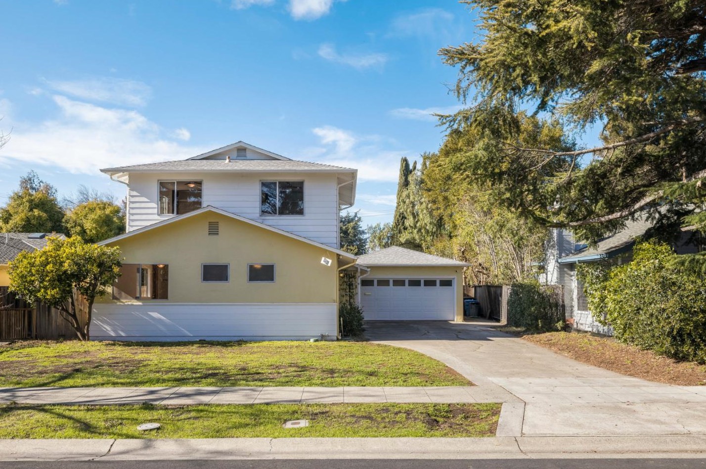 951 Oregon Ave, Palo Alto, CA 94303