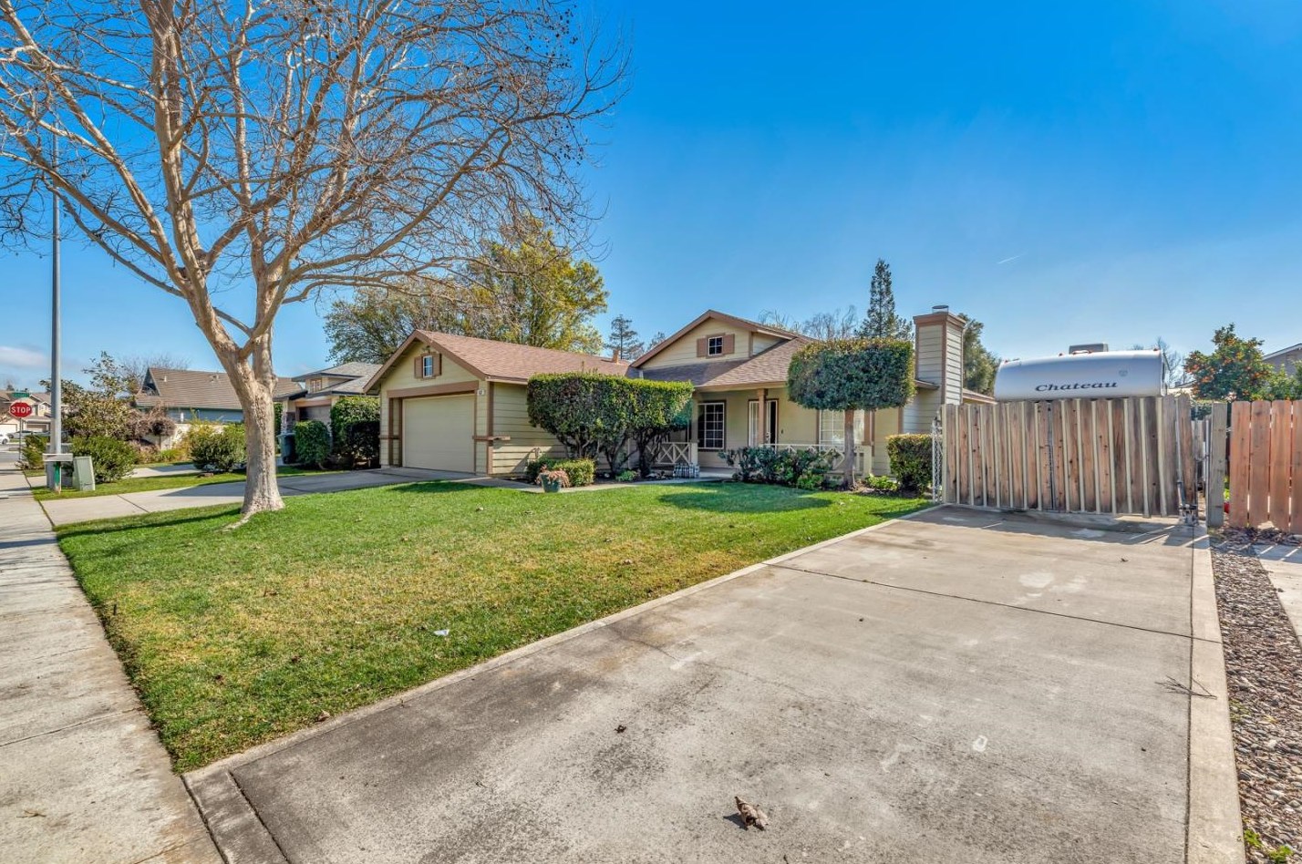 631 Talbot Dr, Hollister, CA 95023
