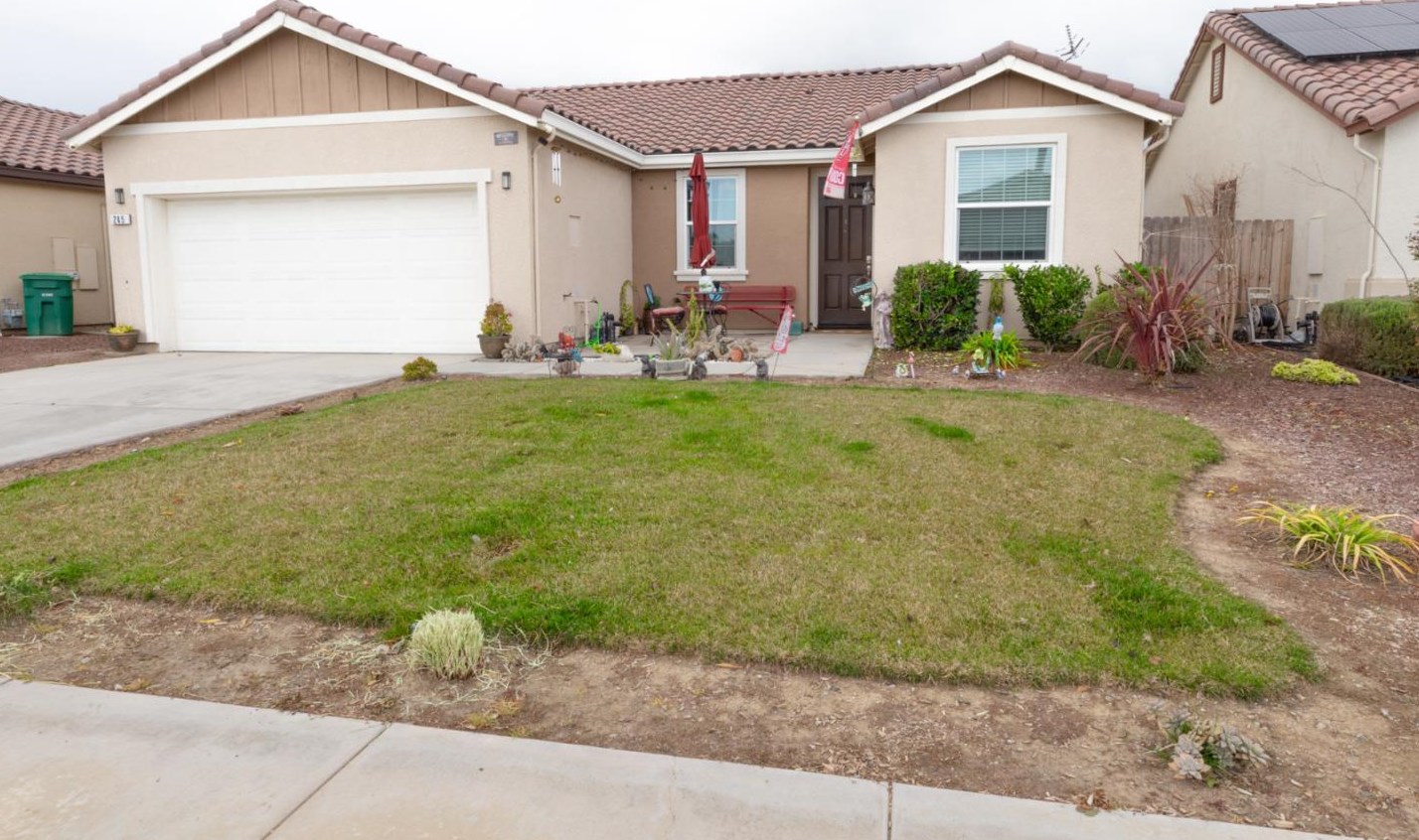 245 N Rose Ave, Los Banos, CA 93635