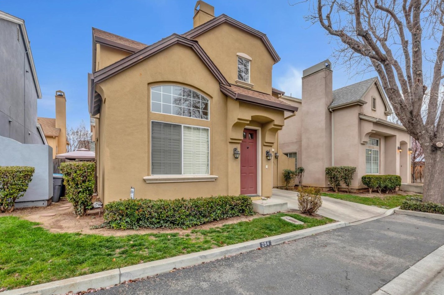 254 Holland Cir, Hollister, CA 95023