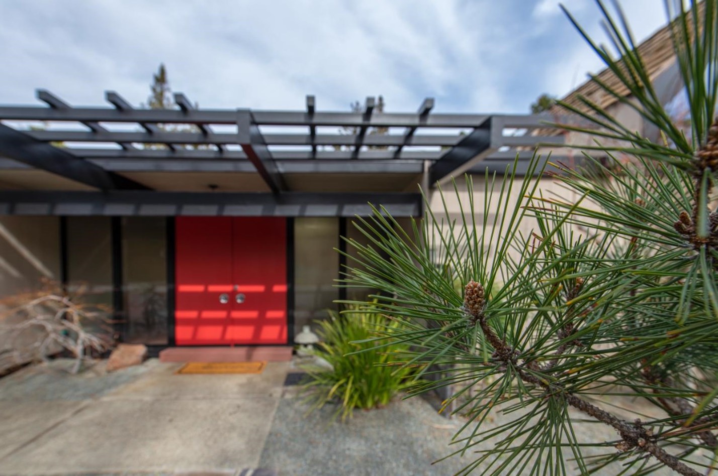 1062 Cathcart Way, Palo Alto, CA 94305