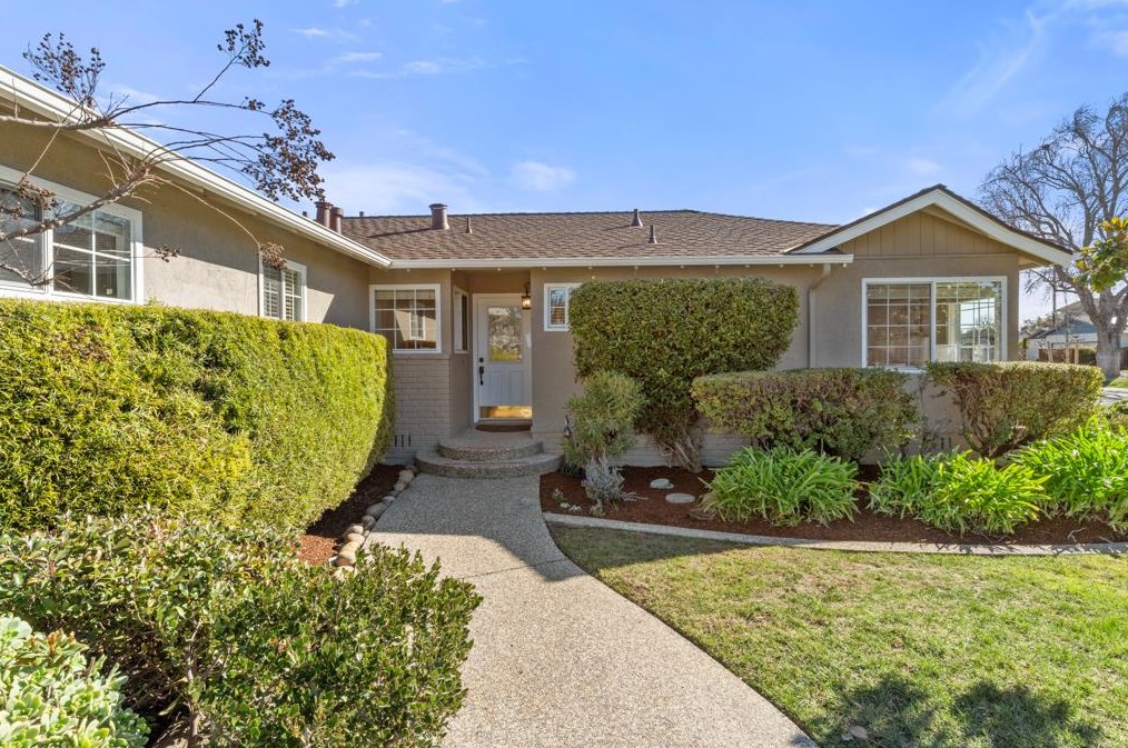 10832 Estates Dr, Cupertino, CA 95014-4538