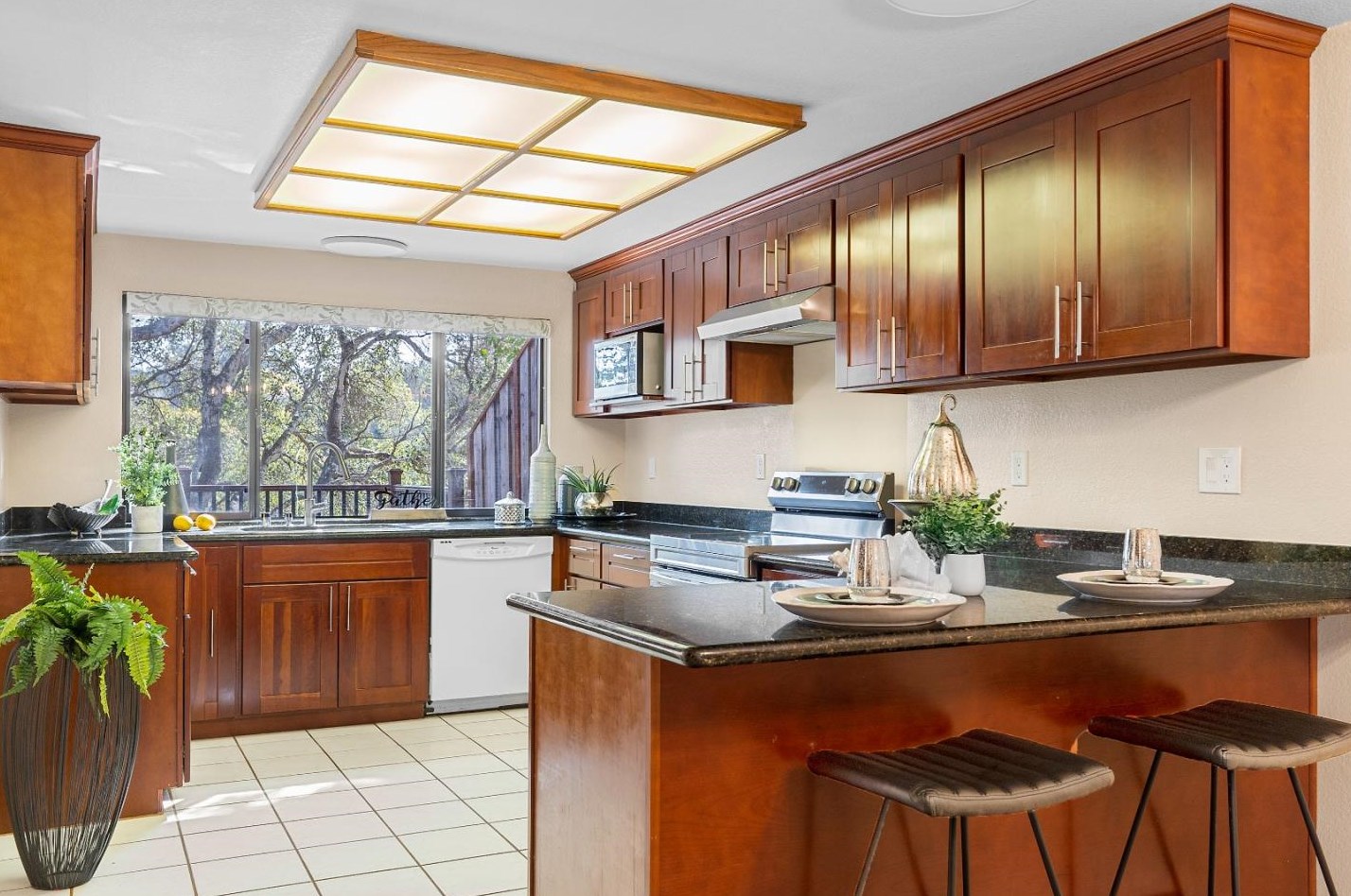 1661 Toyon Ct, San Mateo CA  94403-3957 exterior