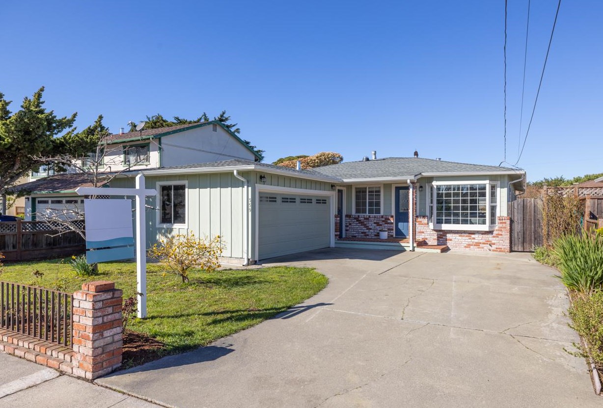 359 Grove St, Princeton by the Sea, CA 94019