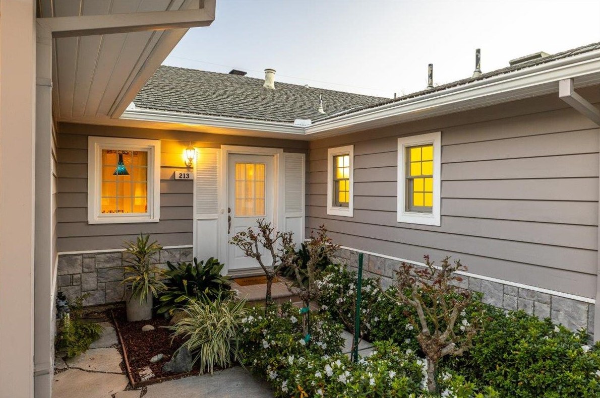 213 Arbor Ln, San Mateo, CA 94403-3337