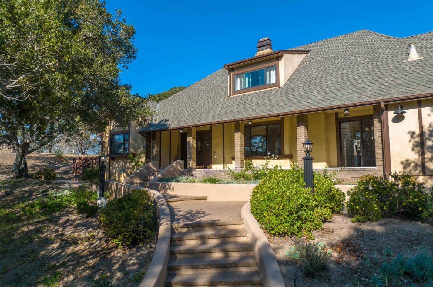 24625 Avenida Principal, Salinas CA  93908-9308 exterior