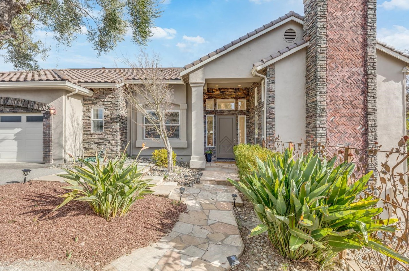 21461 Saratoga Hills Rd, Saratoga, CA 95070