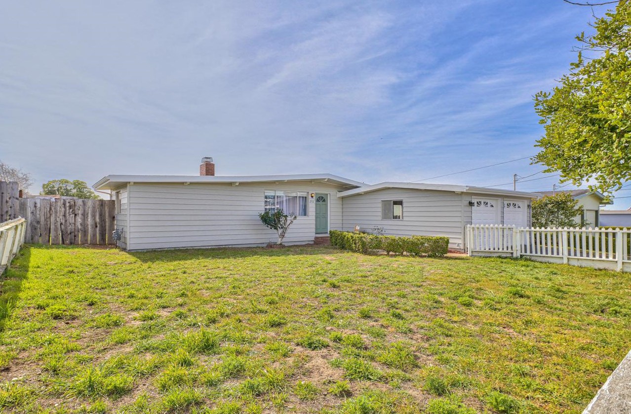 292 Park Cir, Marina, CA 93933