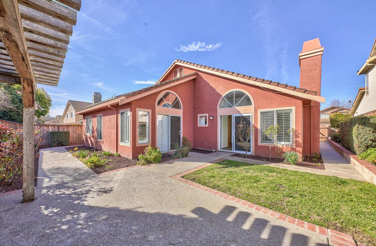 1278 De Cunha Ct, Salinas, CA 93906-5042