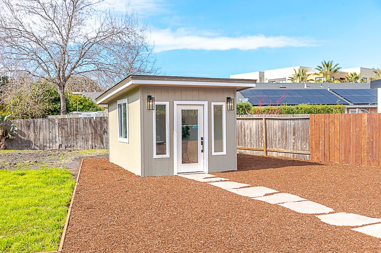 1383 Carlton Ave, Menlo Park CA  94025-1503 exterior