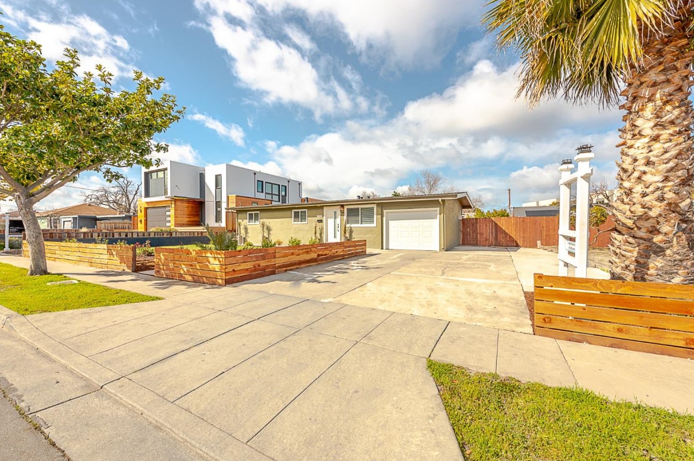 1383 Carlton Ave, Menlo Park CA  94025-1503 exterior