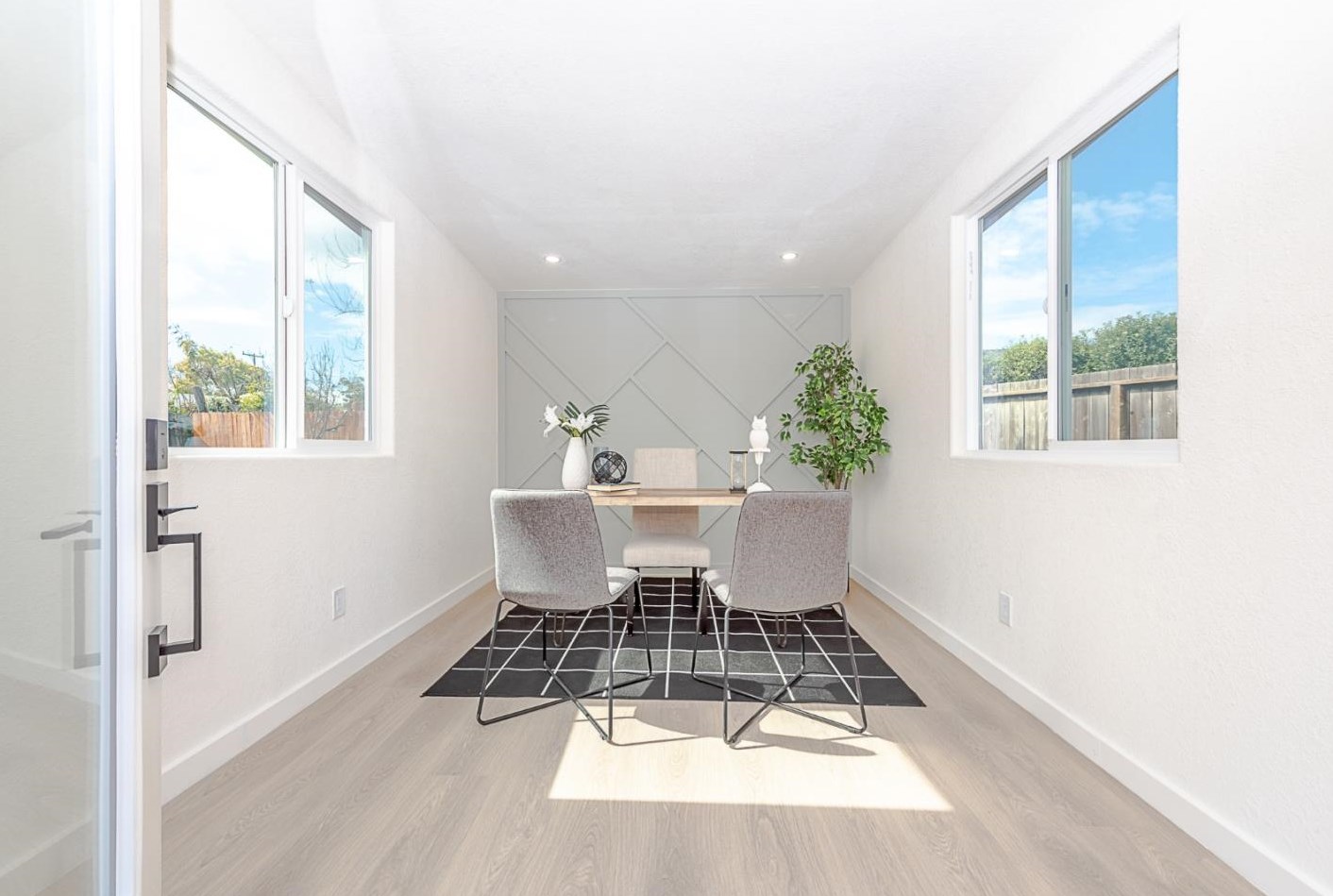 1383 Carlton Ave, Menlo Park CA  94025-1503 exterior