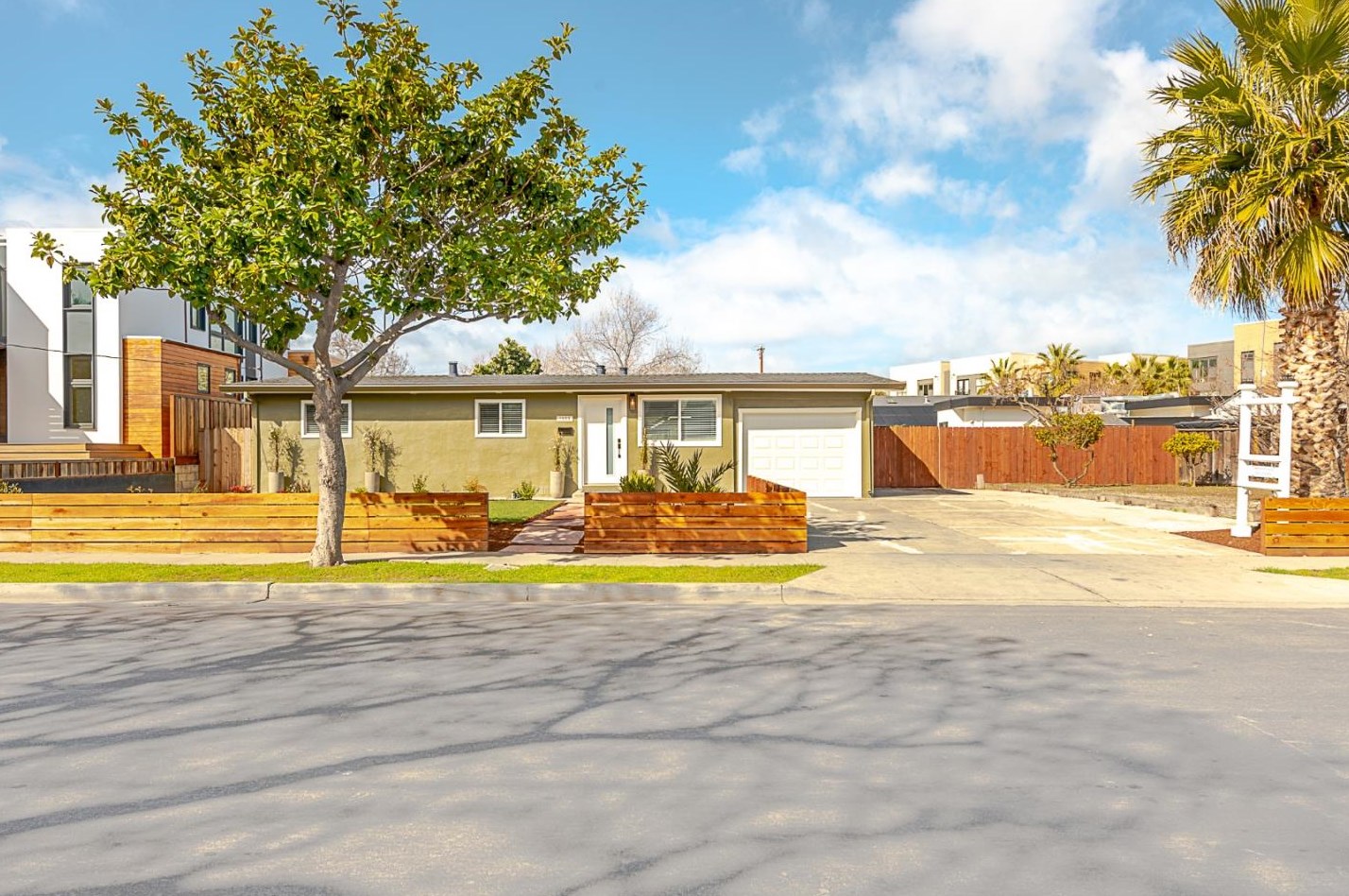 1383 Carlton Ave, Menlo Park CA  94025-1503 exterior