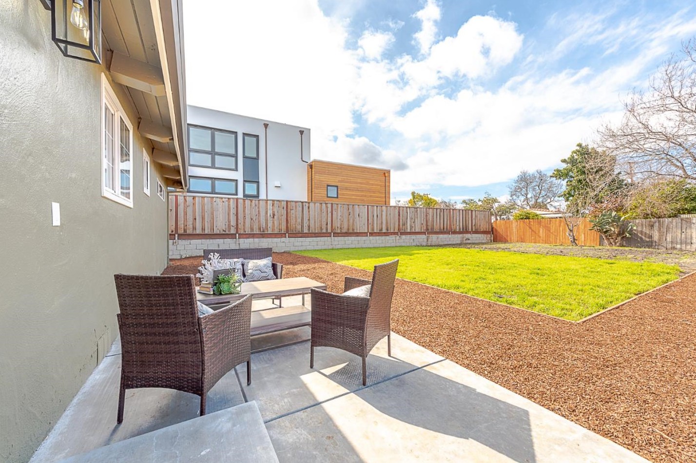 1383 Carlton Ave, Menlo Park CA  94025-1503 exterior