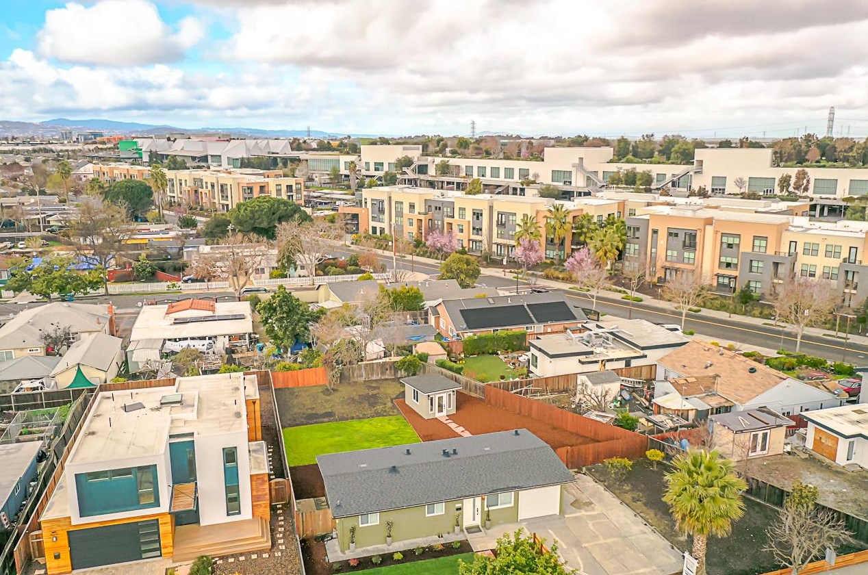 1383 Carlton Ave, Menlo Park CA  94025-1503 exterior