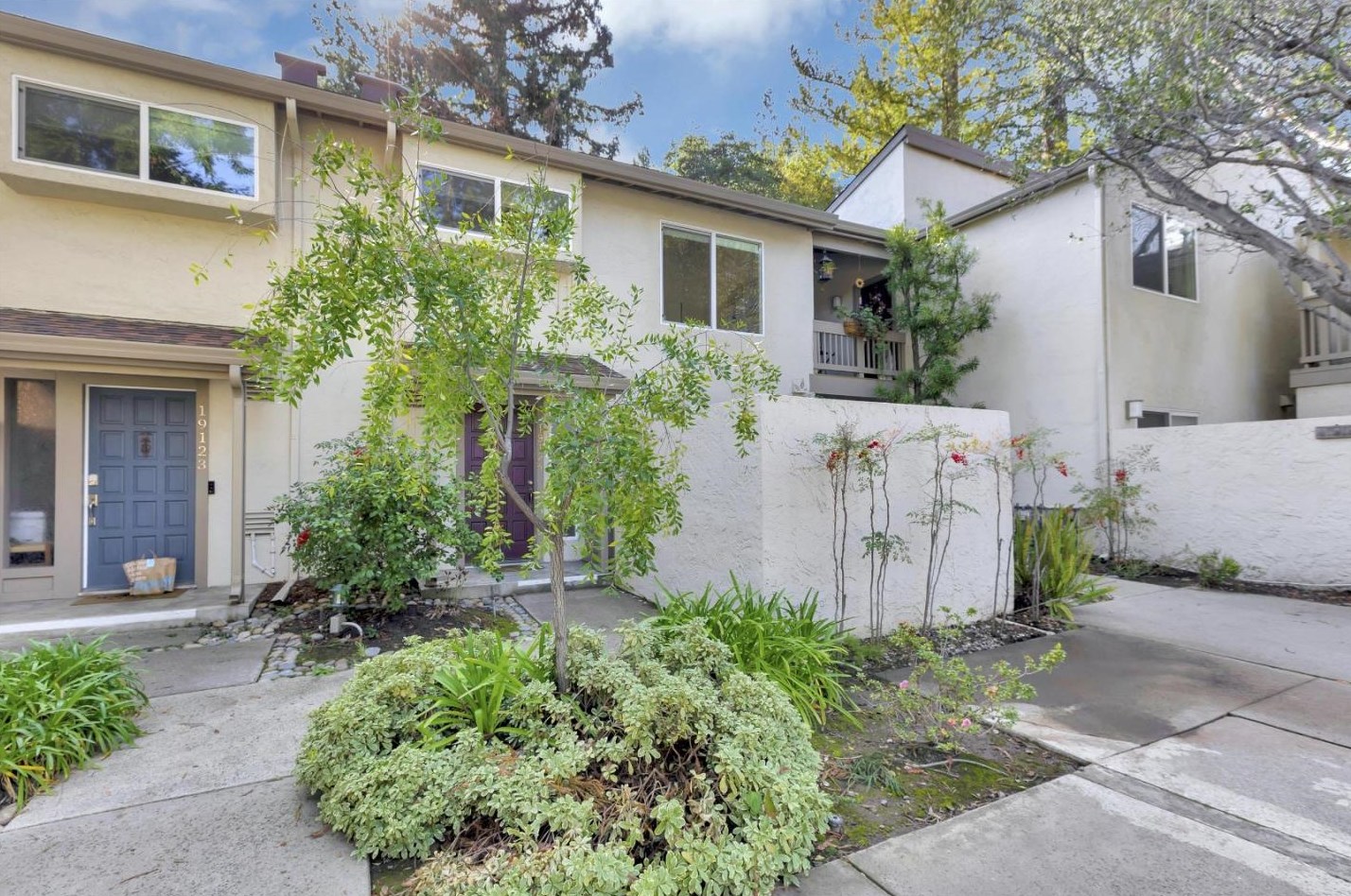 19124 Vineyard Ln, Saratoga, CA 95070