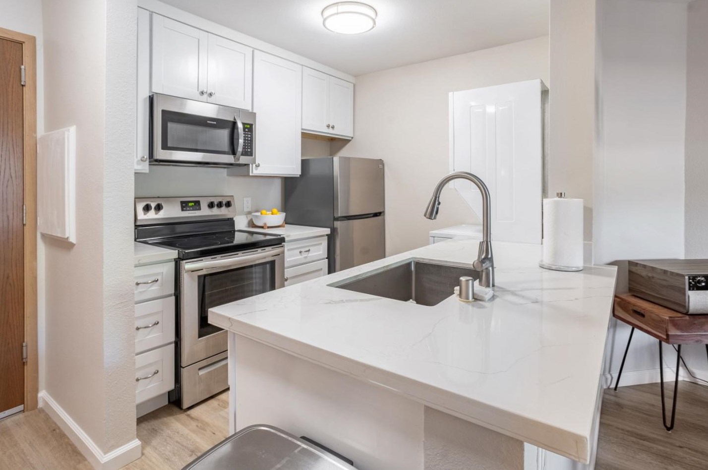 325 Valle Vista Ave 102, Hayward, CA 94544