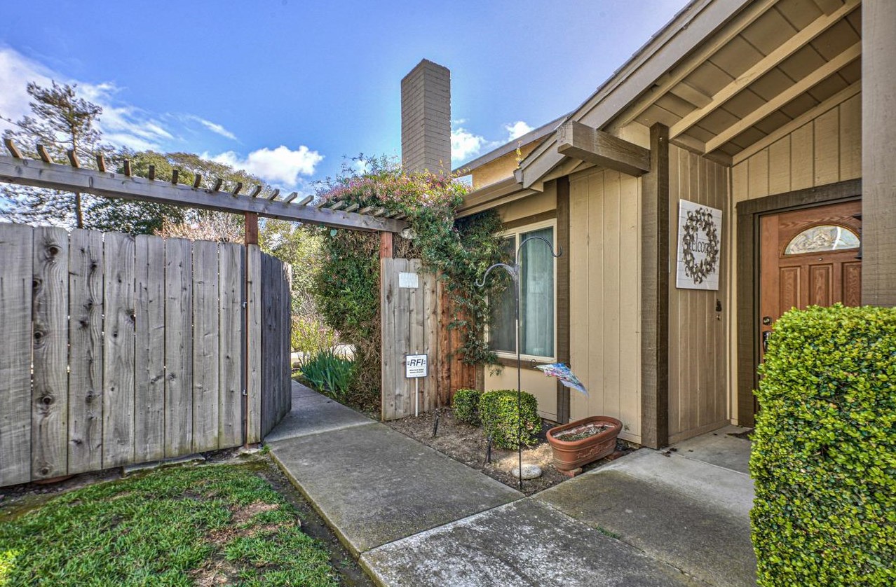 406 Montgomery St, Salinas, CA 93907-2040