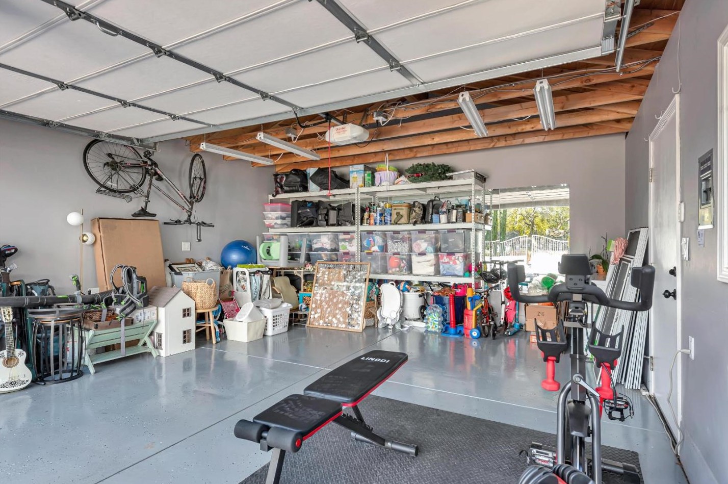 3330 Alameda De Las Pulgas, Menlo Park CA  94025-6561 exterior