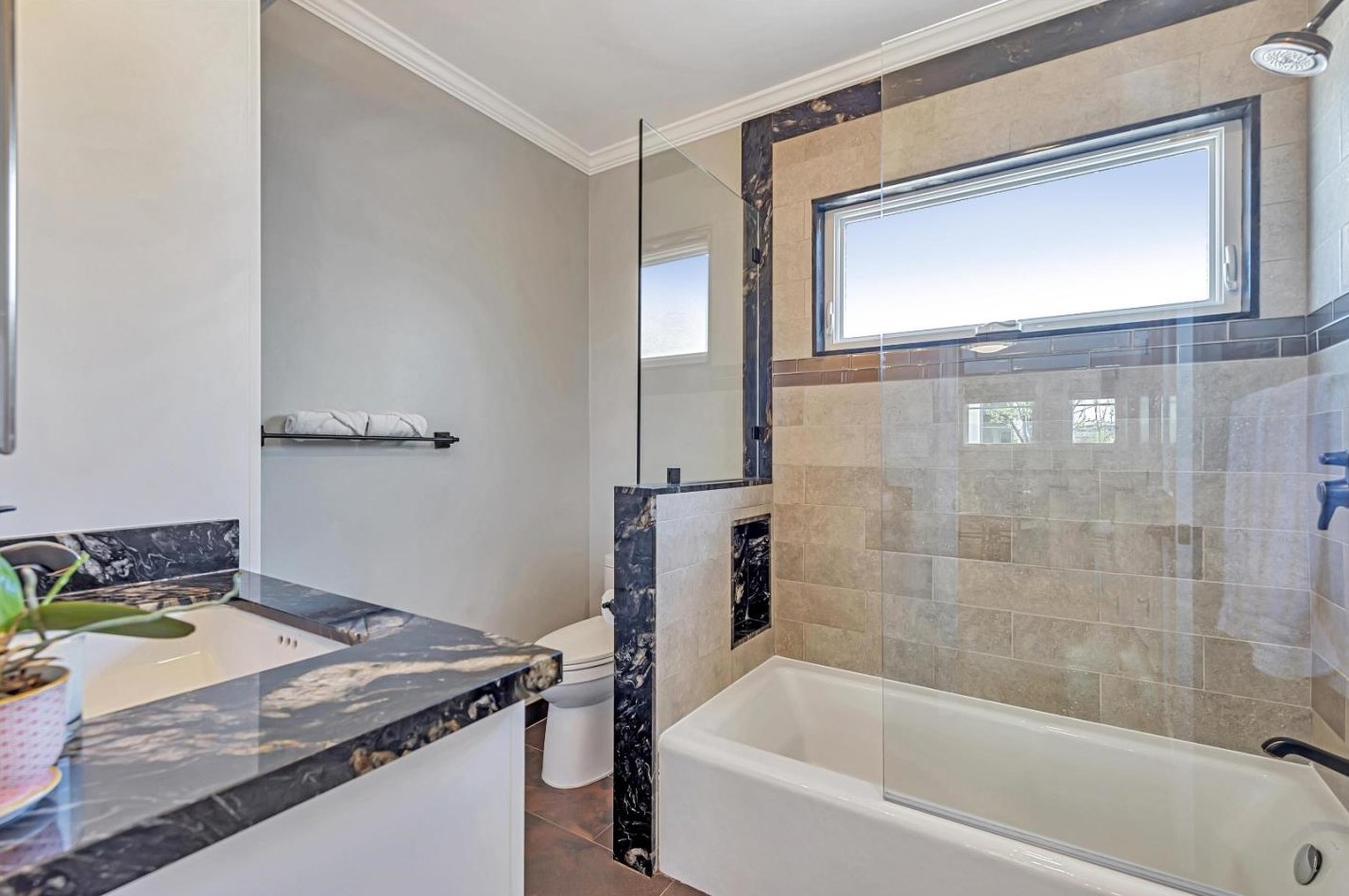 3330 Alameda De Las Pulgas, Menlo Park CA  94025-6561 exterior