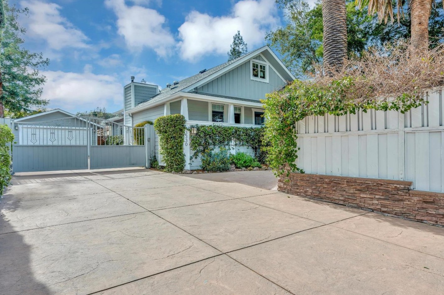 3330 Alameda De Las Pulgas, Menlo Park CA  94025-6561 exterior