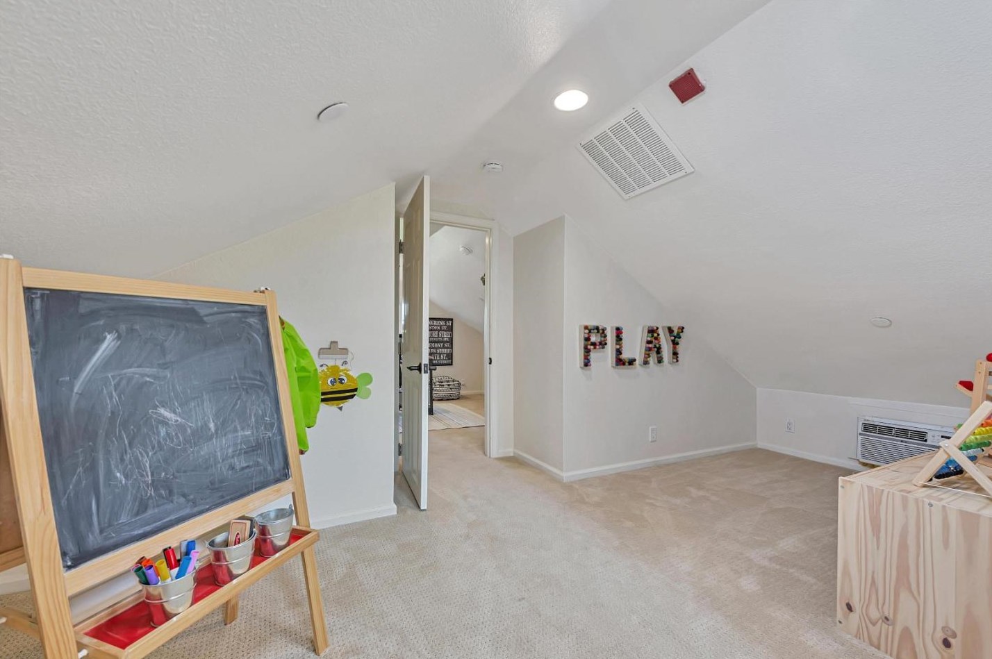3330 Alameda De Las Pulgas, Menlo Park CA  94025-6561 exterior