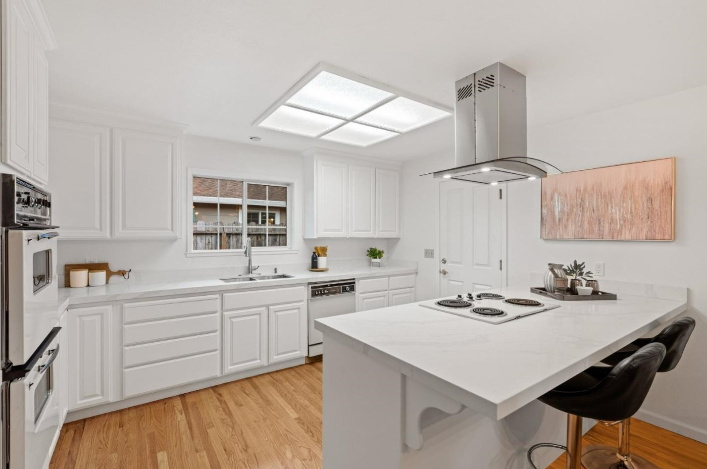 111 Panorama Way, Los Gatos, CA 95032-4020