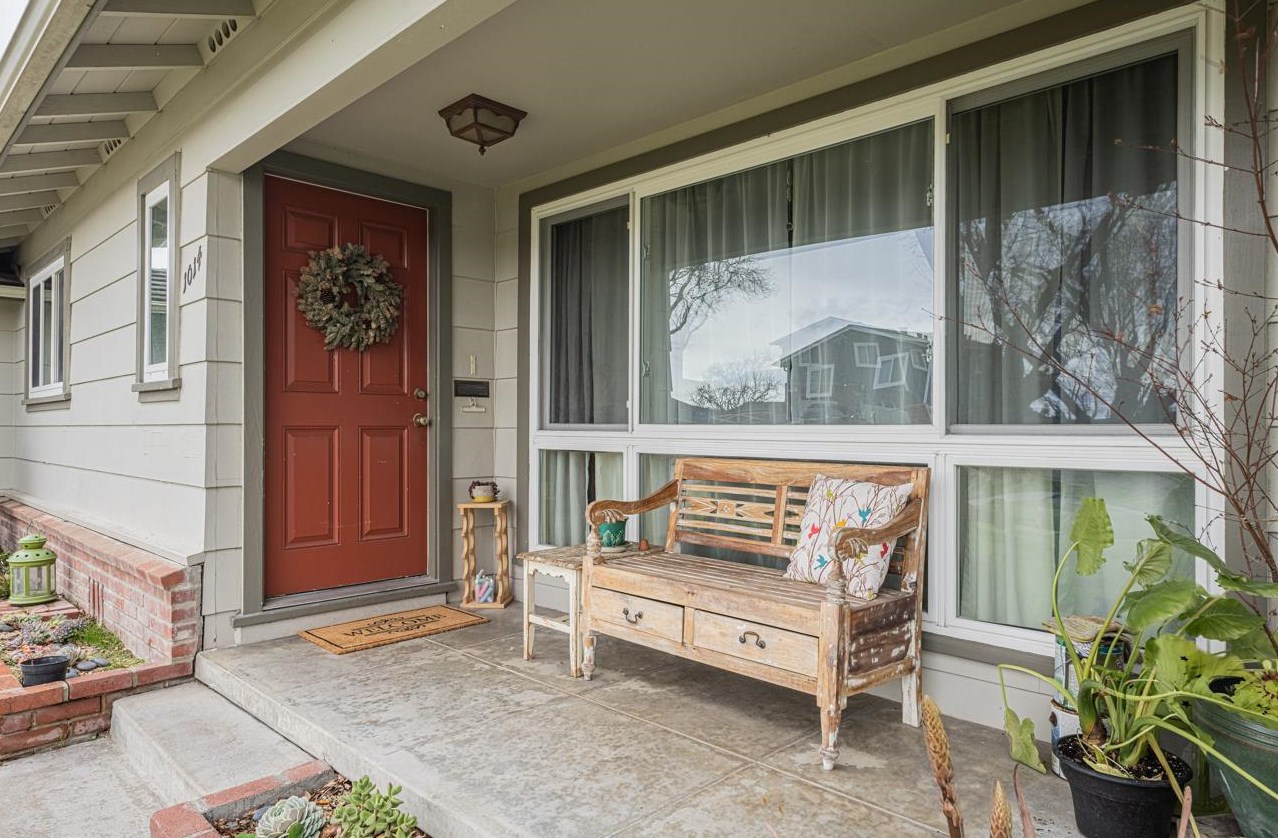 1014 Crespi Way, Salinas, CA 93901-1845