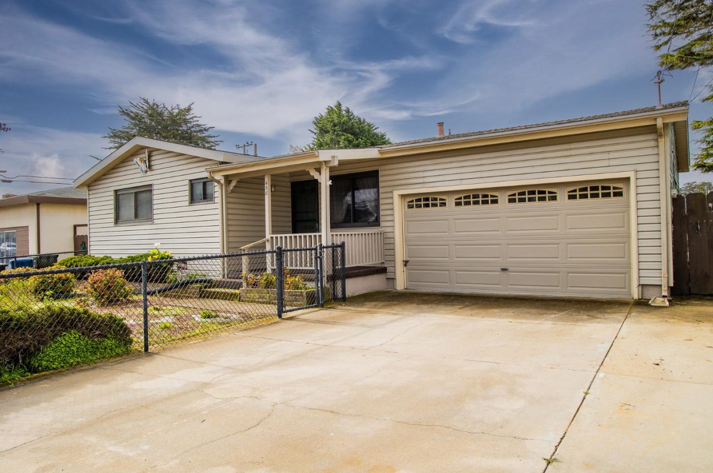 458 Reindollar Ave, Marina, CA 93933