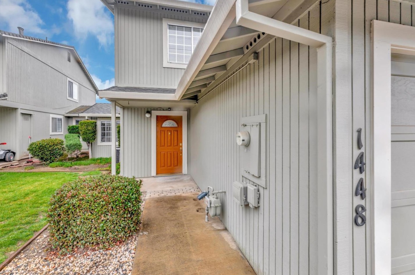 1448 Rancho Dr, Hollister, CA 95023-4934