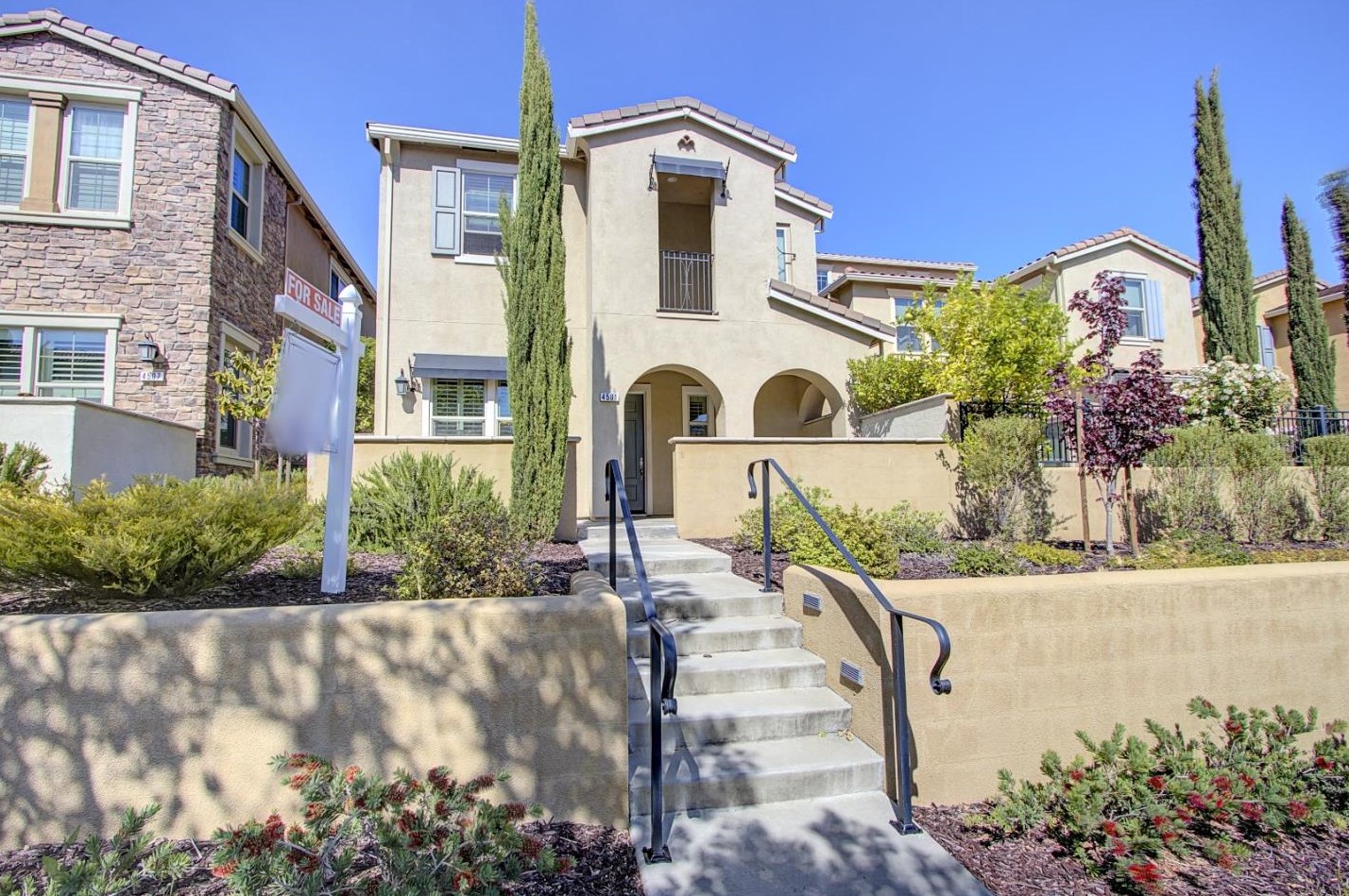 4501 Lee Thompson St, Pleasanton, CA 94568
