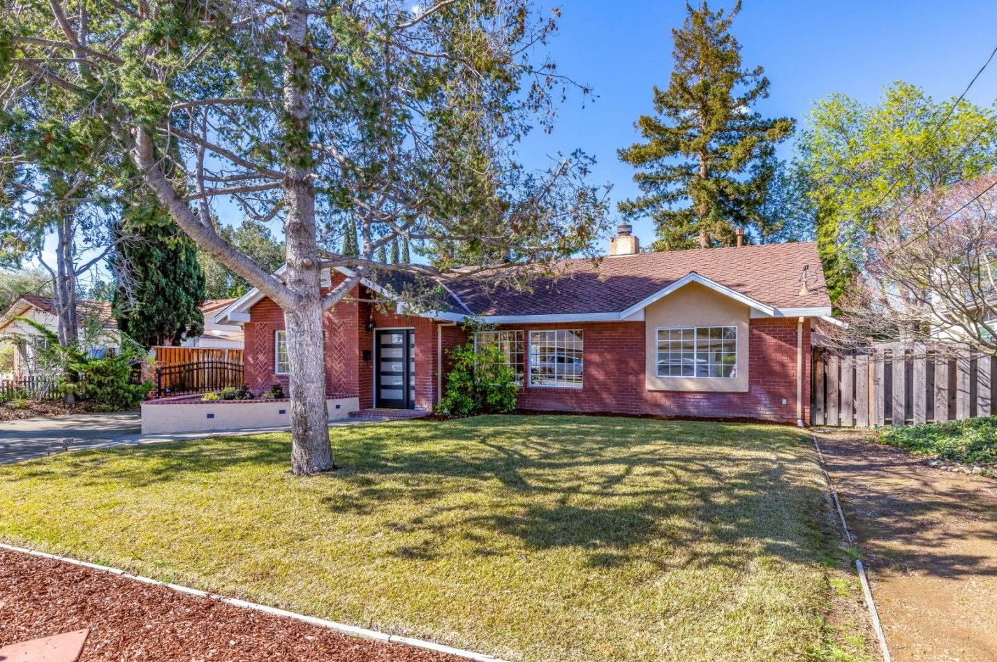 10243 Glencoe Dr, Cupertino, CA 95014-1811
