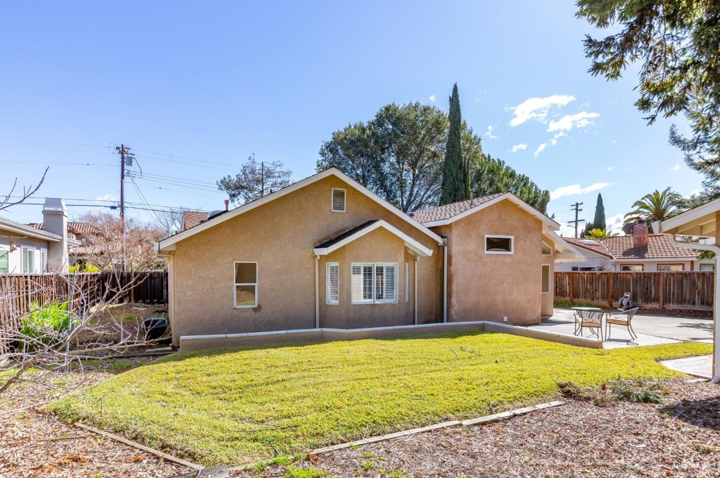 10243 Glencoe Dr, Cupertino CA  95014-1811 exterior