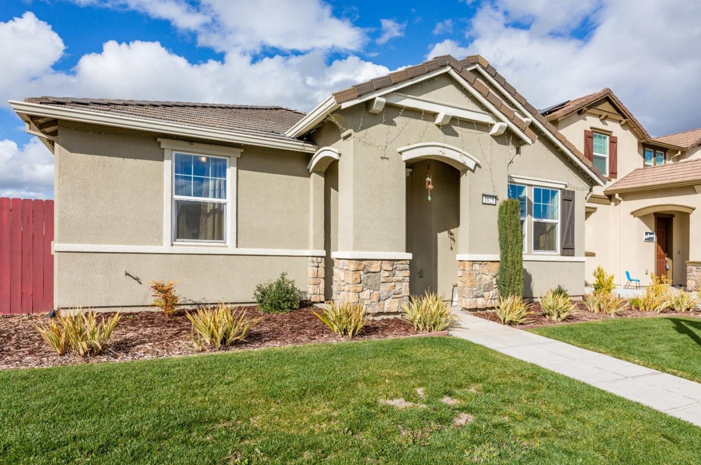 1825 W Woodward Ave, Manteca, CA 95337