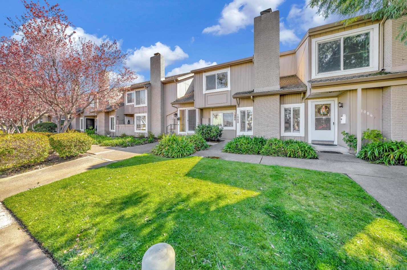 1088 Gull Ave, San Mateo, CA 94404-1445