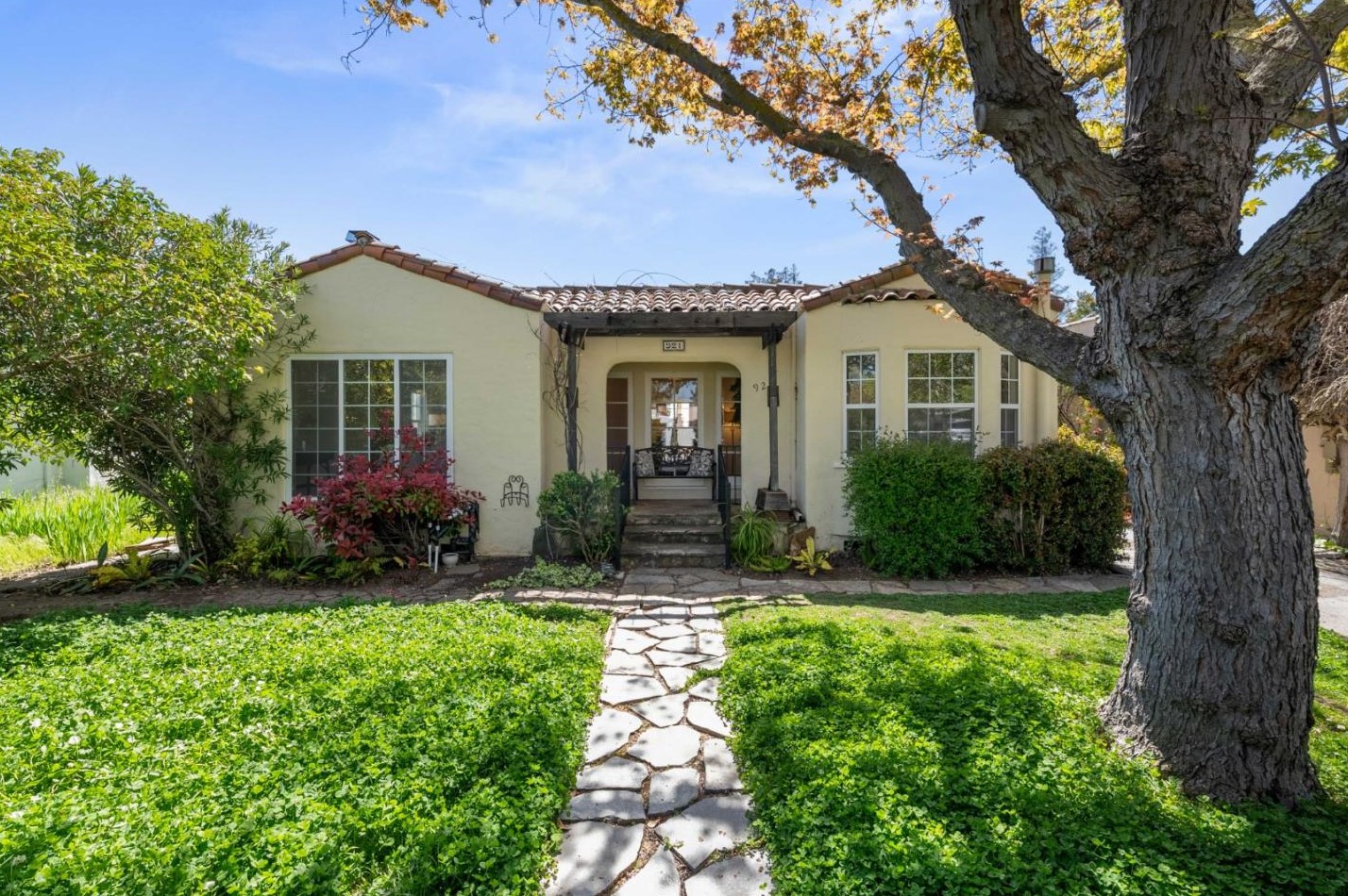 921 College Ave, Palo Alto, CA 94306