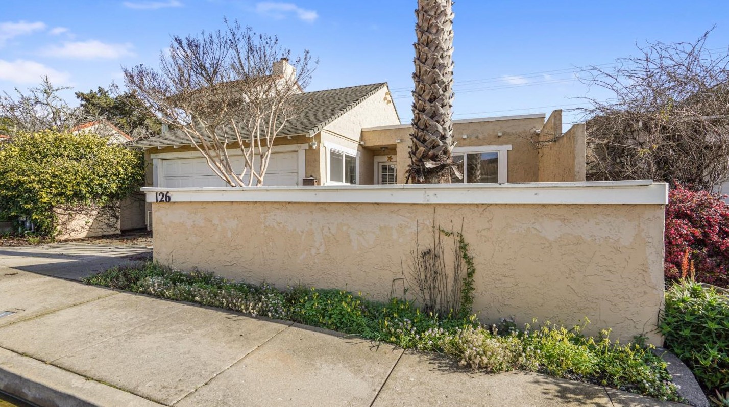 126 Crespi Ct, Santa Cruz, CA 95060-5228