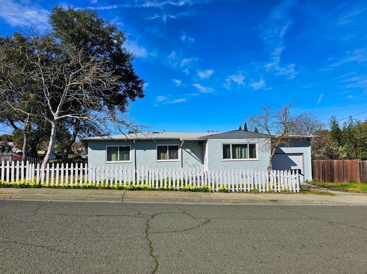 202 Orange St, Vallejo, CA 94590-7844