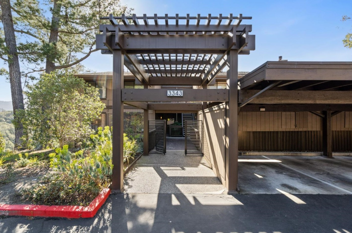 3343 Brittan Ave 8, San Carlos, CA 94070