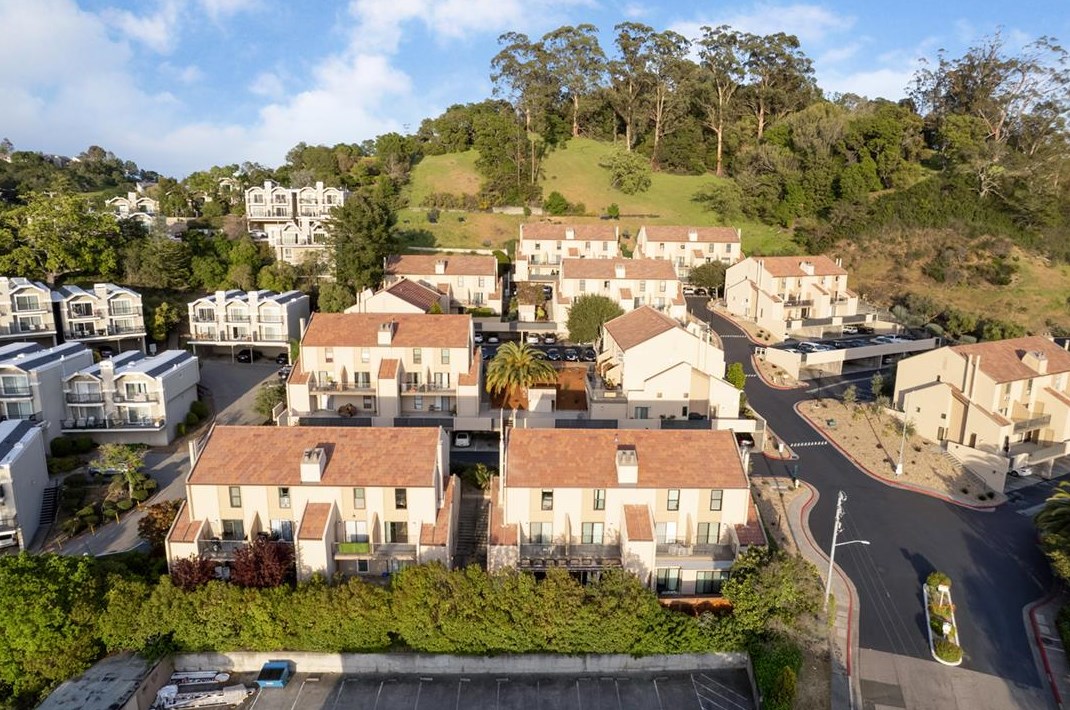 100 Marin Center Dr 10, San Rafael, CA 94903