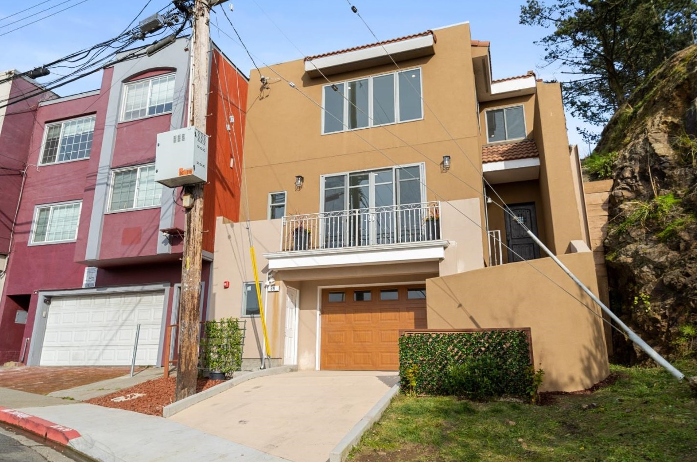 99 Lausanne Ave, Daly City, CA 94014