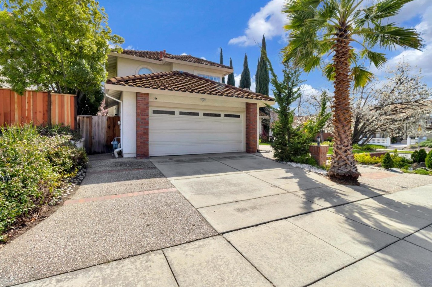2116 Skyline Dr, Milpitas, CA 95035