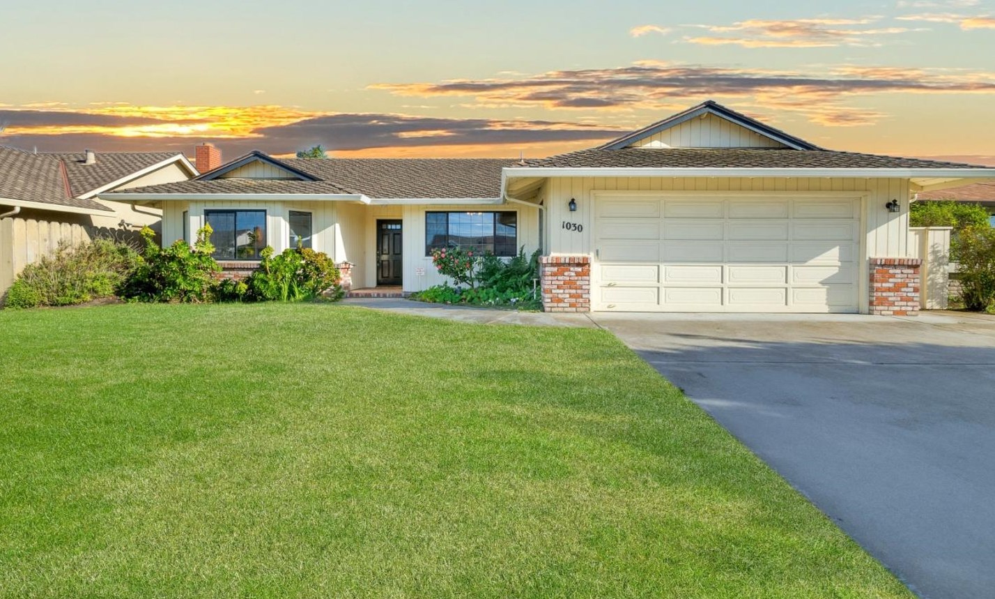 1030 Kentfield Dr, Salinas, CA 93901-1064
