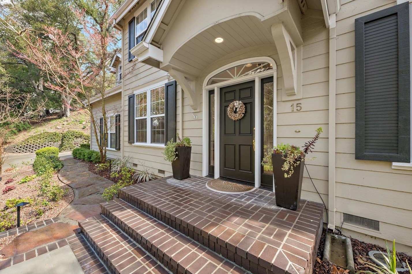15 Roberts Rd, Los Gatos, CA 95032