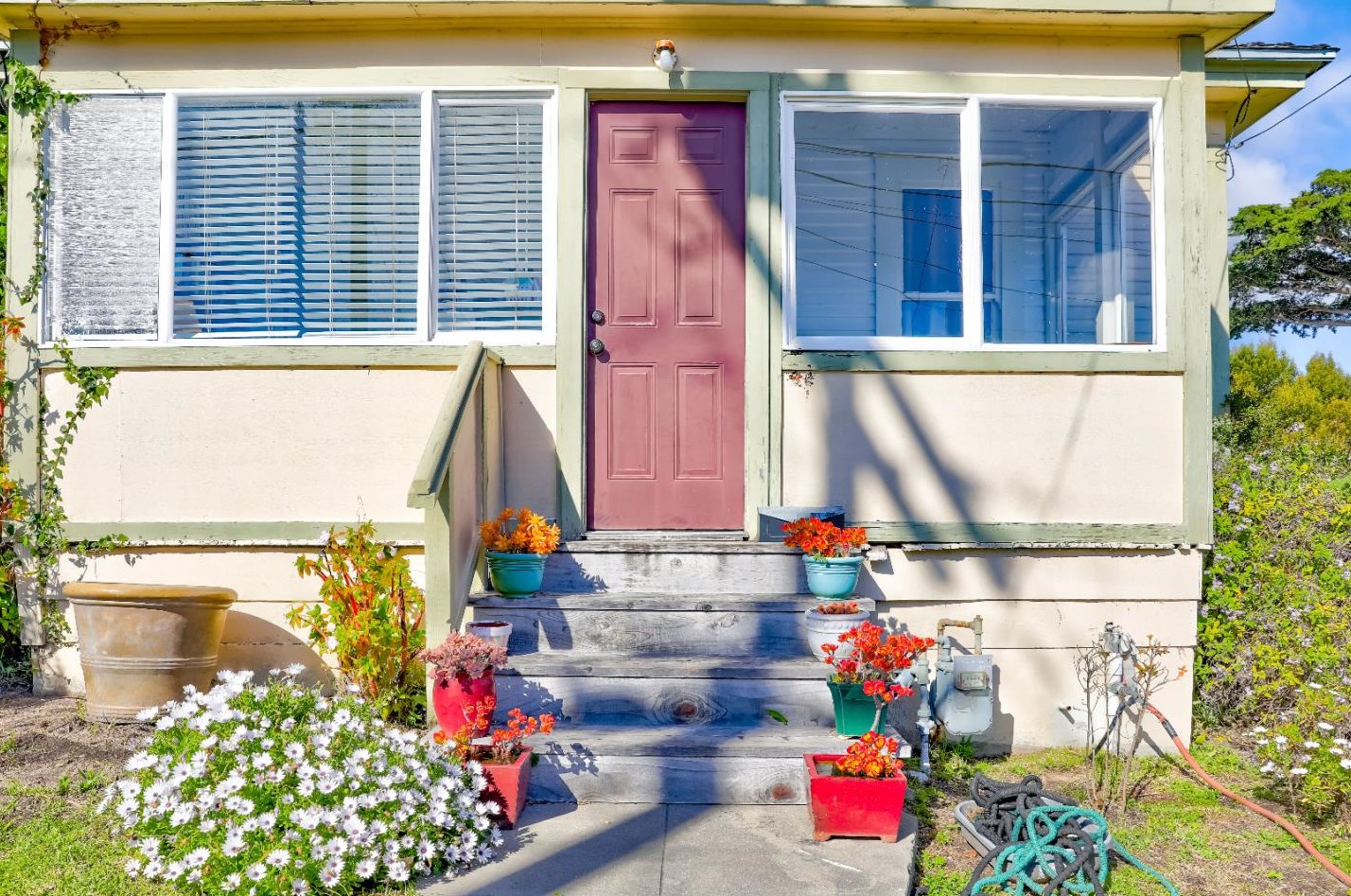 866 Hellam St, Monterey, CA 93940-2234
