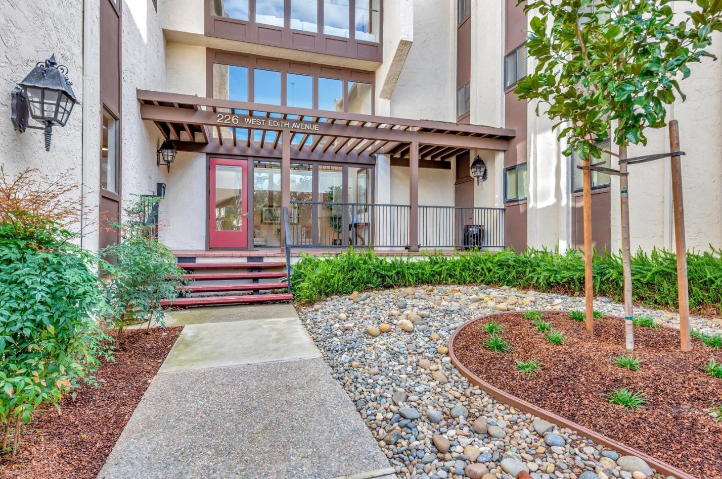 226 W Edith Ave 11, Los Altos, CA 94022