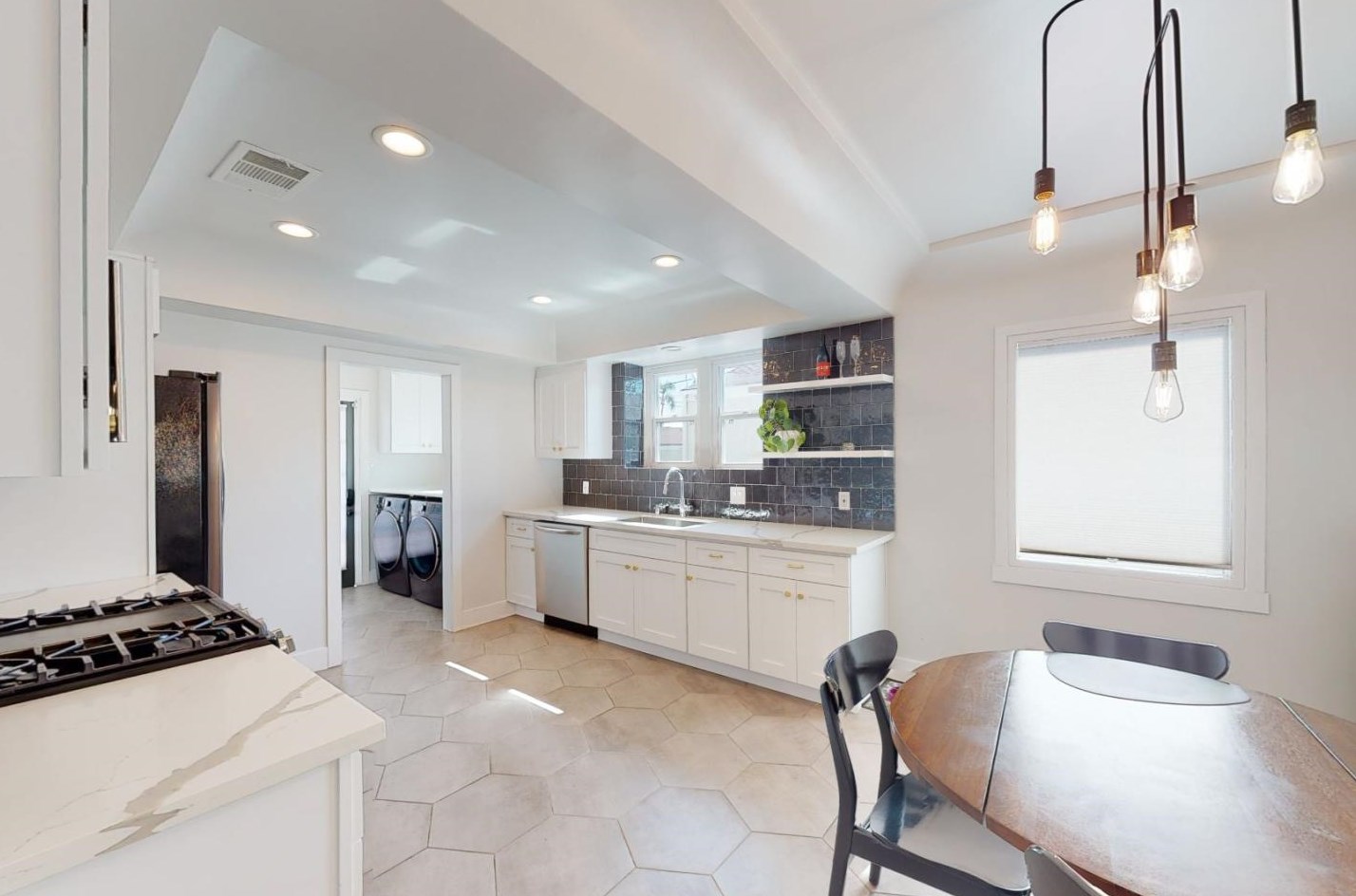 8946 La Salle Ave, Los Angeles CA  90047-3603 exterior