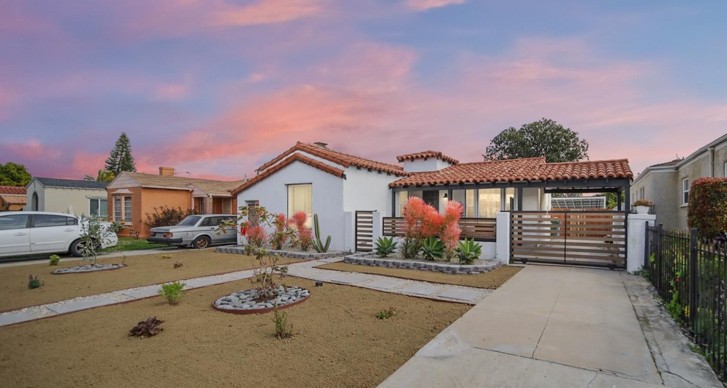 8946 La Salle Ave, Los Angeles CA  90047-3603 exterior