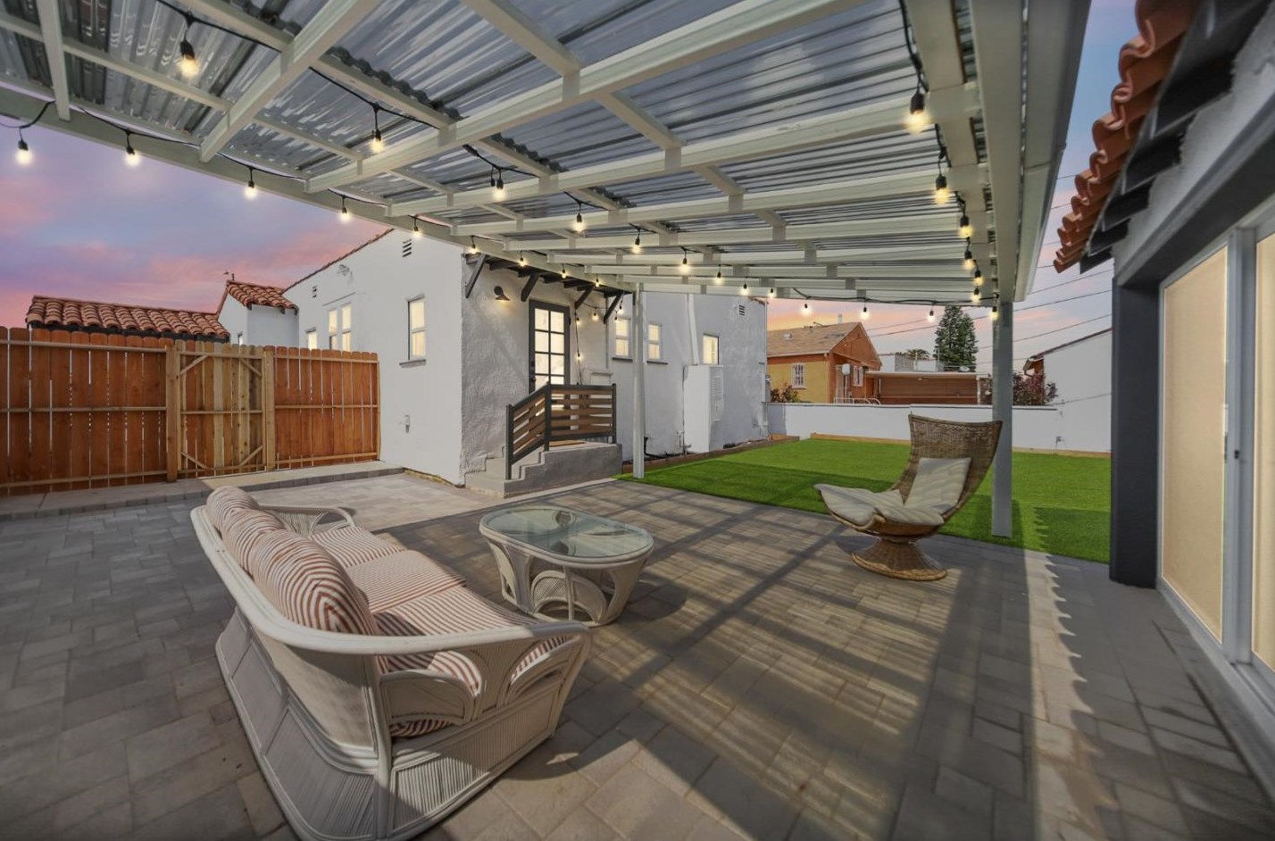 8946 La Salle Ave, Los Angeles CA  90047-3603 exterior